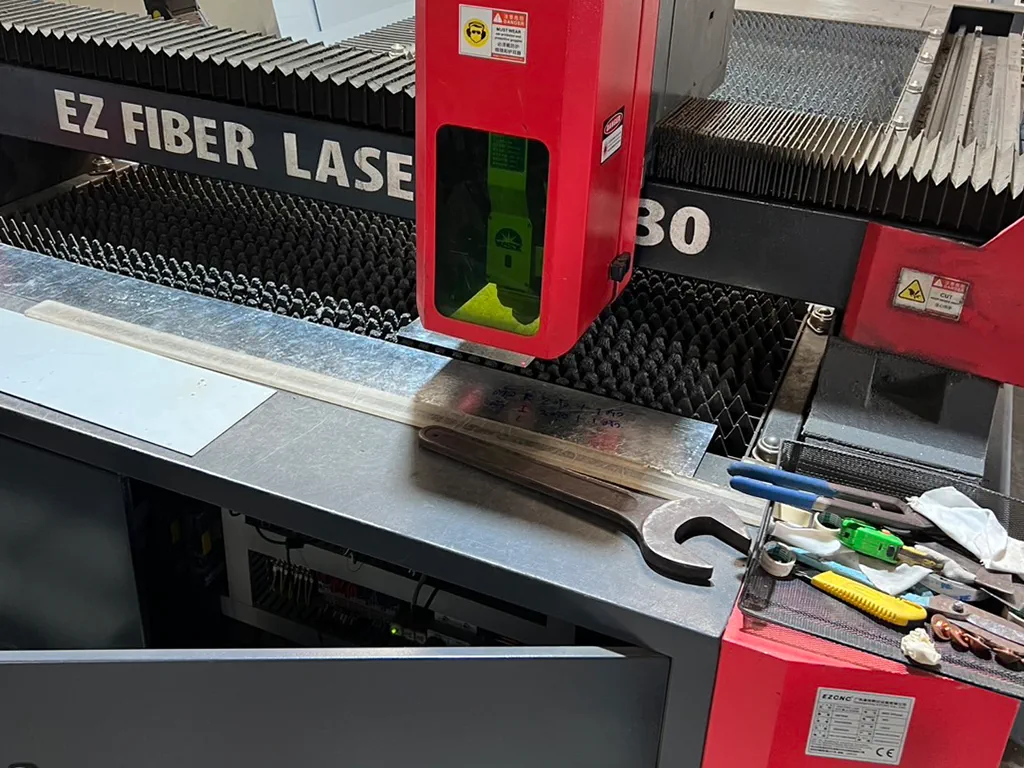 EZ LETTER fiber laser machine on-site photo
