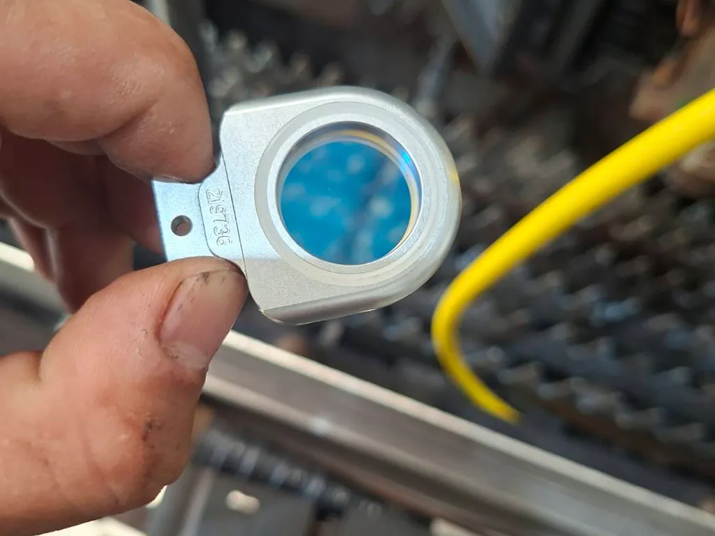 Focusing lens on-site photo