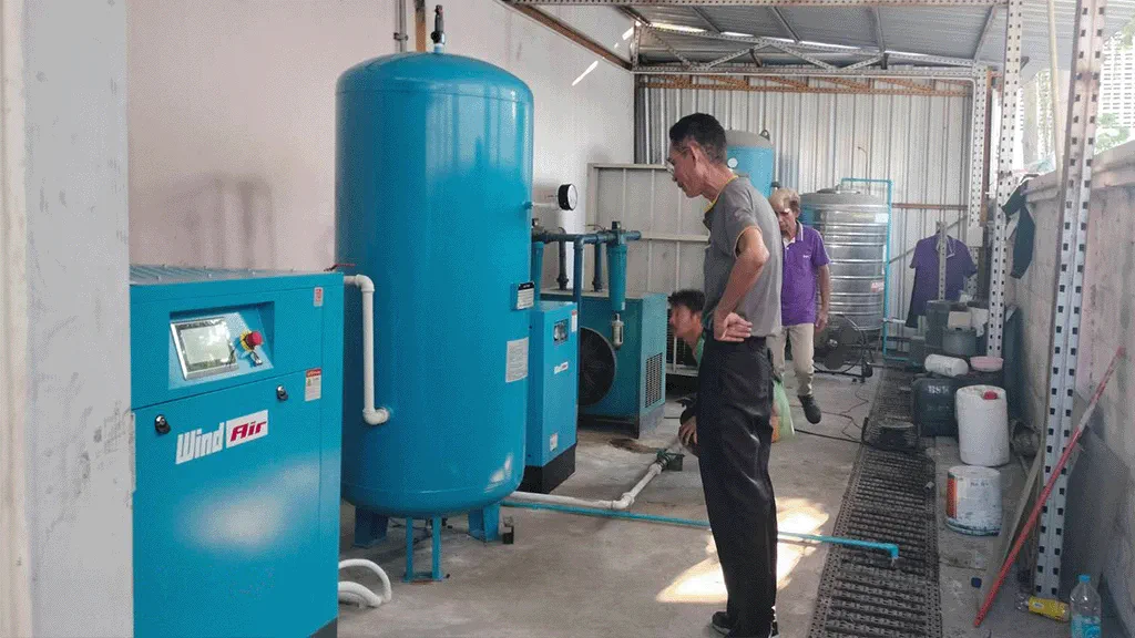 Photo of air compressor system with dehydrator